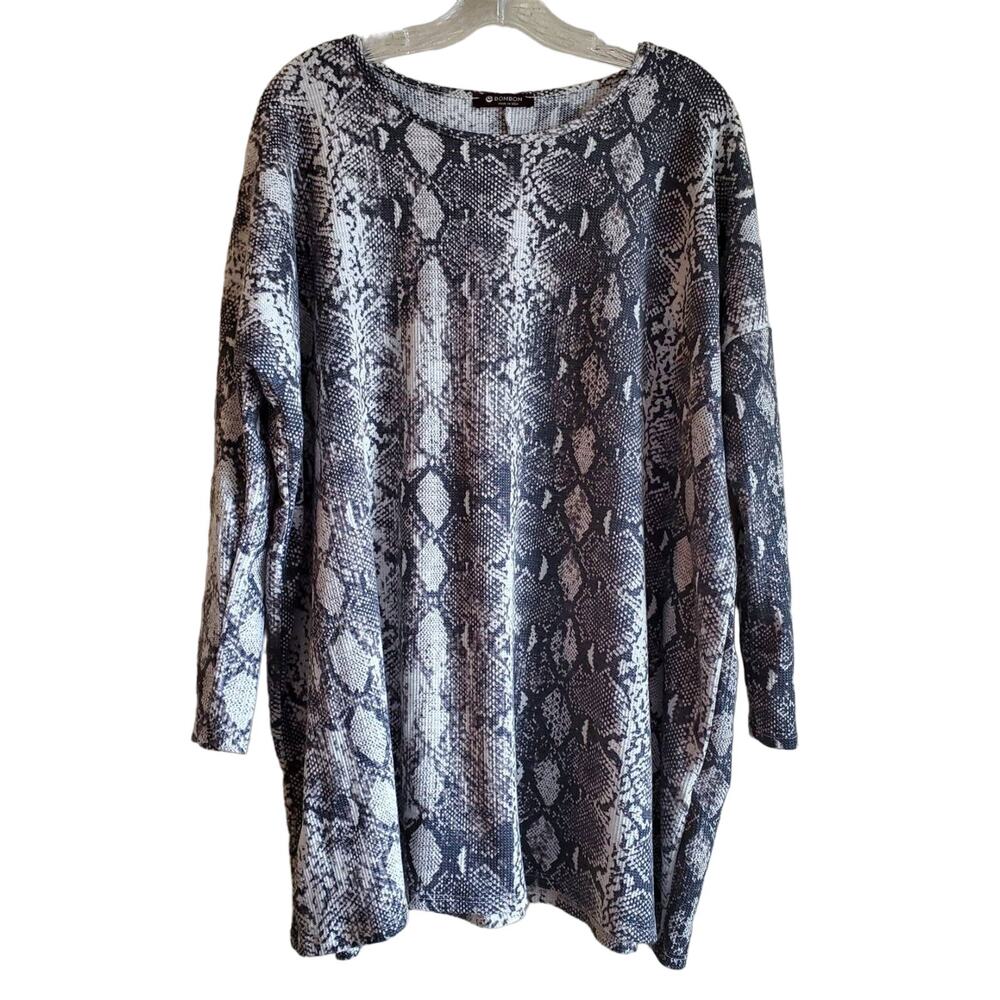 BOMBOM Women's M Tunic Top Snakeskin Print Gray 3/4 Fitted Sleeve Oversized Fit